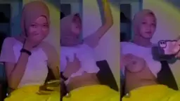 Pamer Lekuk Tubuh Di Balik Hijab Untuk Kekasih Tercinta