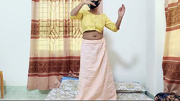 Sizzling Desi Beauty’s Sensual Dance Moves