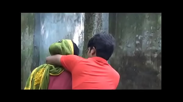 Passionate Desi Bhabhi’s Forbidden Foreign Affair