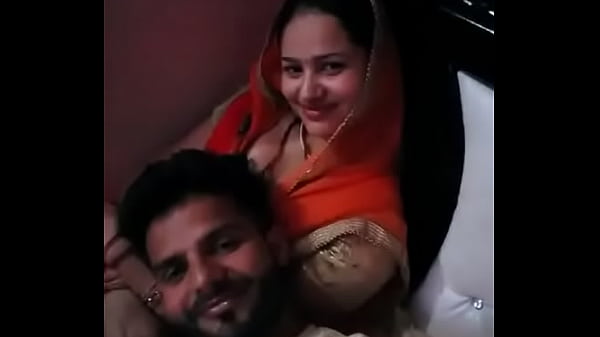 Desi Beauty Gets Wild In The Bedroom – A Steamy Hindi Encounter