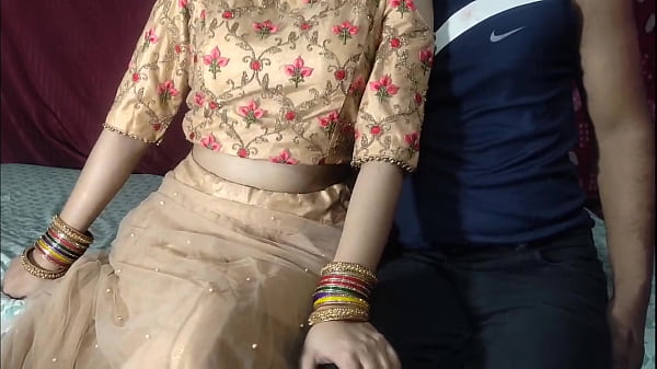 Devar Chod Raha Hai Desi Bhabhi Ko Hindi Audio Mein