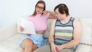 Younger Mommy – Kenzie Love’s Seductive Lesson In Staying Focused