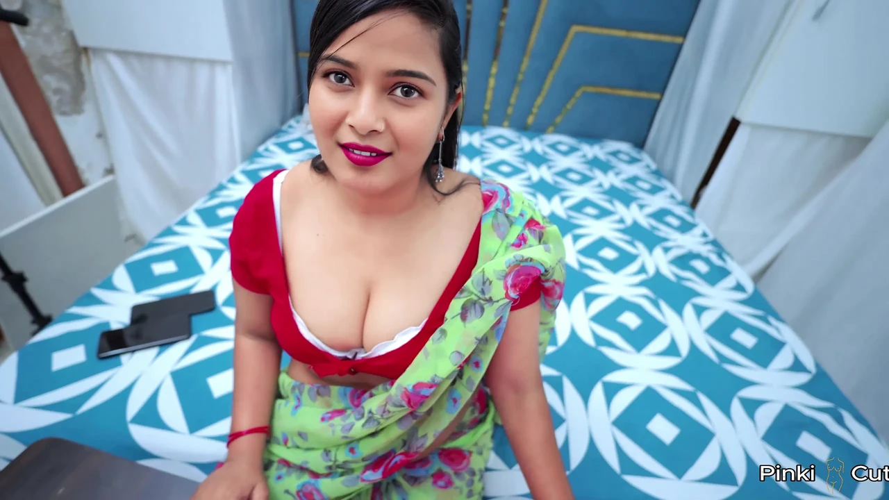 Chachi Accidently Sent Nude Pics To Her Bhatija, Stepson Ask Her For Fuck And She Fucked By Bhatija In Hindi Audio.