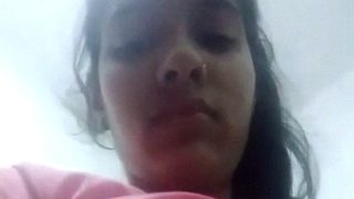 Arakkonam Tamil Village Girl Fully Exposed In A Hot Intimate Clip