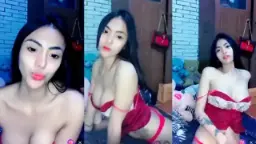 Netha Seksi, Belahan Dadanya Montok Bikin Ngiler