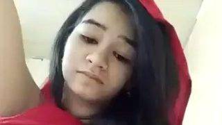 Watch A Gorgeous Pakistani Girl Slide Her Fingers Deep Into Herself