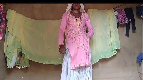 मेरी सेक्सी बीवी को जोर से चाटने के बाद मोटे लंड से चोदा, देसी चूत की हिंदी सेक्सी विडियो