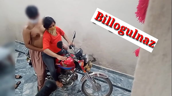 Hot Xxx Gets Pounded By Her Friend On A Bike, Moaning In Hindi Audio