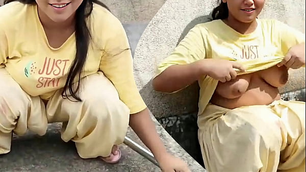 जवान शादीशुदा भाभी के साथ छत पर गरम रोमांस, देसी गाँव की छोरी का हिंदी में सेक्सी वीडियो