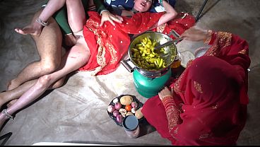 Indian Step Desi Maa Ki Rasili Kitchen Mein Chudai, Dirty Hindi Baat Ke Saath
